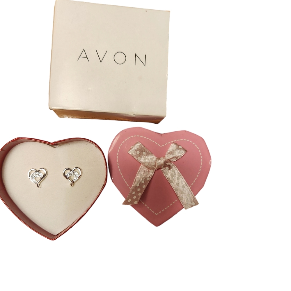 AVON OPEN YOUR HEART EARRINGS NEW IN BOX